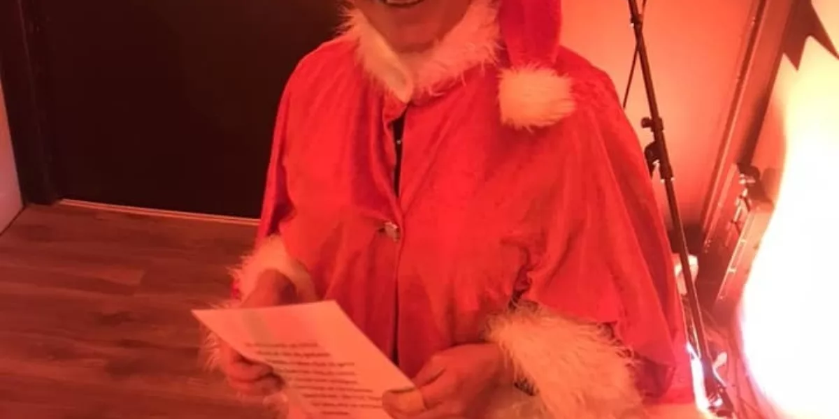 Linda (bekend van TikTok) rapte in het glazen huis