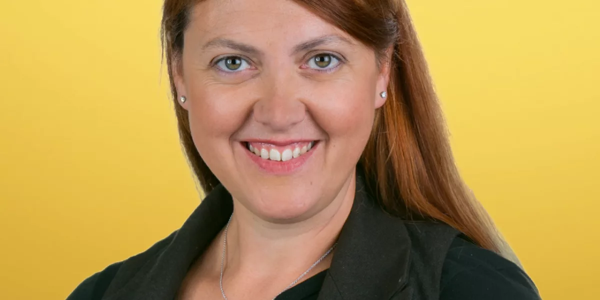 Schepen Virginie Breye reikt hand naar vzw Shop en Beleef