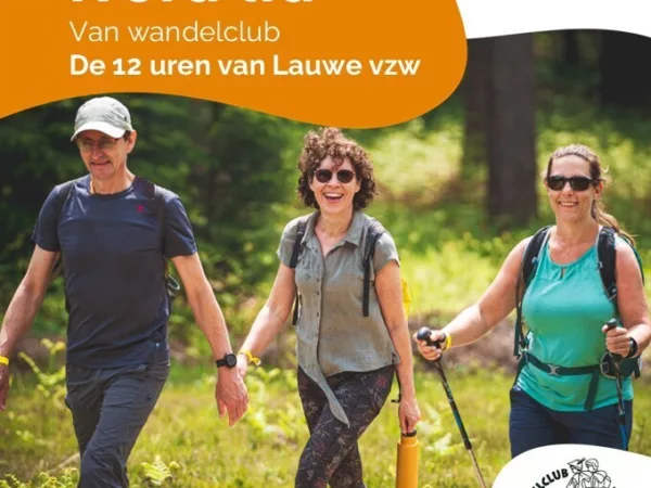 Sportbabbel met bestuur wandelclub 12 uren van Lauwe