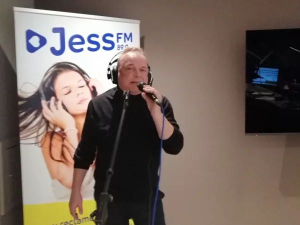 Zanger Axel Lane te gast in Vitessa