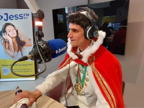 Herbeluister carnavaluitzending bij Jess FM