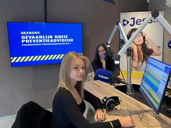 Caitlin (16) uit Wervik maakt podcasts over mentale gezondheid
