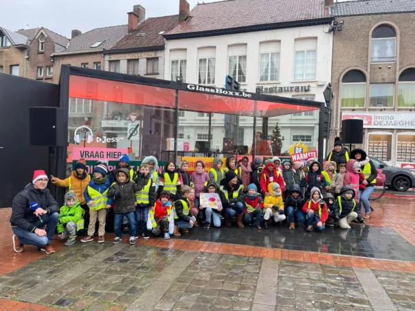 Kids basisschool Sint-Jan maakten kerststukjes voor warmste week