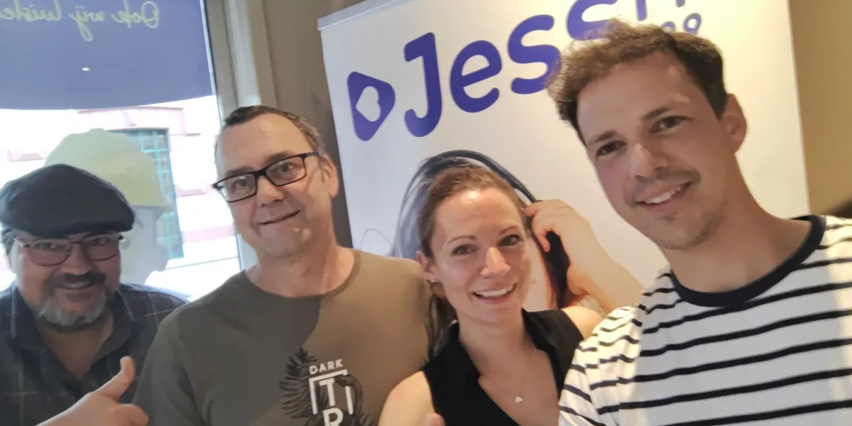 Björn Leleu als Lokale Held te gast bij Jess FM